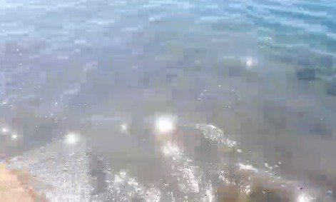 Facebookový příspěvek se záběry odpadní trubky přímo u pobřeží zveřejnila jedna z obyvatelek ostrova Ugljan.