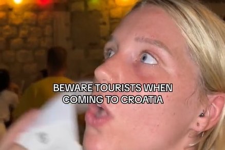 Turistka dostala tučnou pokutu v Chorvatsku za popíjení alkoholu na veřejnosti.