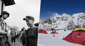 Horolezci z expedice, při níž zemřel Roubínek, popsali: Horor na Makalu! Mrtvých mohlo být víc Horolezci z expedice, při níž zemřel Roubínek, popsali: Horor na Makalu! Mrtvých mohlo být víc