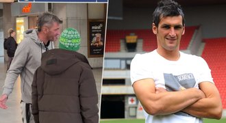 Další eskapáda exfotbalisty Fenina: Takhle nesmíš do busu! Šofér: »Nedal dohromady smysluplnou větu« Další eskapáda exfotbalisty Fenina: Takhle nesmíš do busu! Šofér: »Nedal dohromady smysluplnou větu«