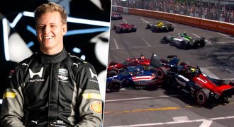 Mick Schumacher se představil v sérii IndyCar: Náraz a noční můra! Mick Schumacher se představil v sérii IndyCar: Náraz a noční můra!