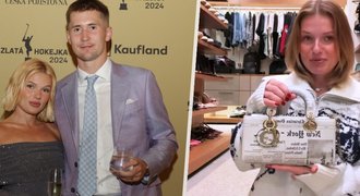 Nečasovo vánoční překvapení pro lásku Nikolu: Kabelka ze Sexu ve městě... za 125 tisíc! Nečasovo vánoční překvapení pro lásku Nikolu: Kabelka ze Sexu ve městě... za 125 tisíc!