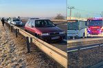 Hromadná nehoda uzavřela dálnici D10: V druhém směru jelo auto v protisměru