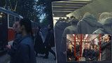 Tramvaje a metro jako kulisy filmu: V Praze natáčel světoznámý režisér se zpěvákem z Radiohead