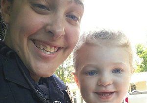 Policistka se svojí dcerou