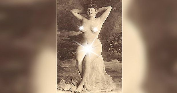 Je to 125 let, co proběhl v Paříži první profesionální striptýz