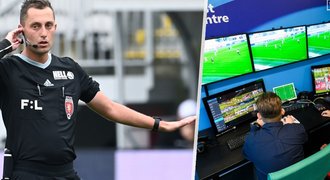 Rozhodčí u videa totálně zprznili ligovou dohrávku Sparta – Bohemians: Kazisvěti! A bude hůř... Rozhodčí u videa totálně zprznili ligovou dohrávku Sparta – Bohemians: Kazisvěti! A bude hůř...