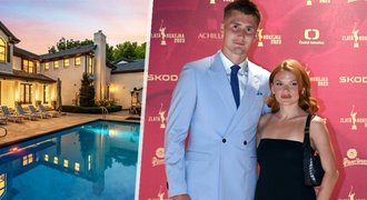 Nečasova »realiťačka« po podpisu smlouvy za 2 miliardy kaček: Lásko, kupujeme sen... I pro děti! Nečasova »realiťačka« po podpisu smlouvy za 2 miliardy kaček: Lásko, kupujeme sen... I pro děti!