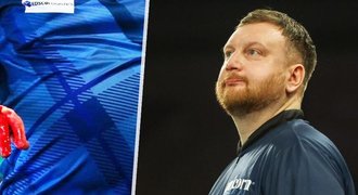 Skandál na šampionátu šipkařů: Řádil jako krvavá ruka! Skandál na šampionátu šipkařů: Řádil jako krvavá ruka!