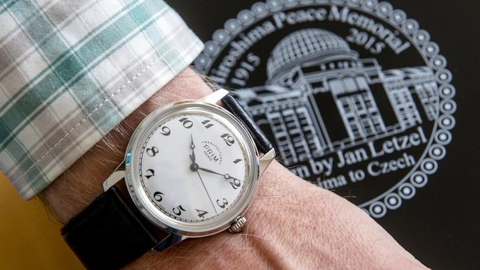 Společnost Elton hodinářská, která v Novém Městě nad Metují na Náchodsku vyrábí náramkové hodinky Prim, zahájila výrobu limitované edice hodinek Prim Hirošima.