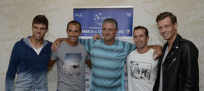 Čeští tenisté dnes vyrazili na cestu do Paříže