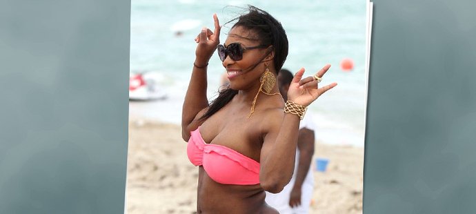 Serena Williamsová dováděla na pláži