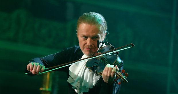 Narozeniny oslavil Pavel Šporcl koncertem v Lucerně.