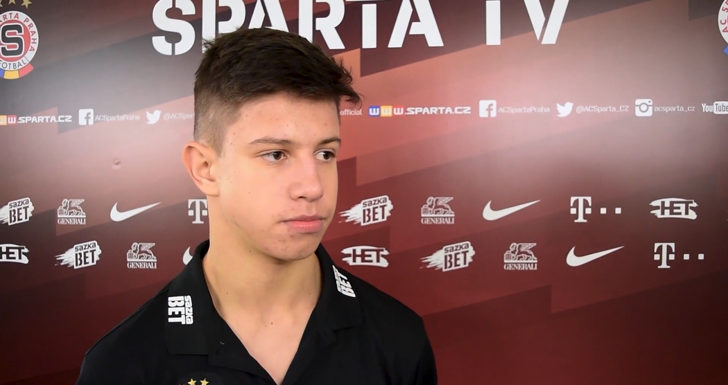 Adam Hložek při prvním rozhovoru pro klubovou televizi AC Sparta Praha