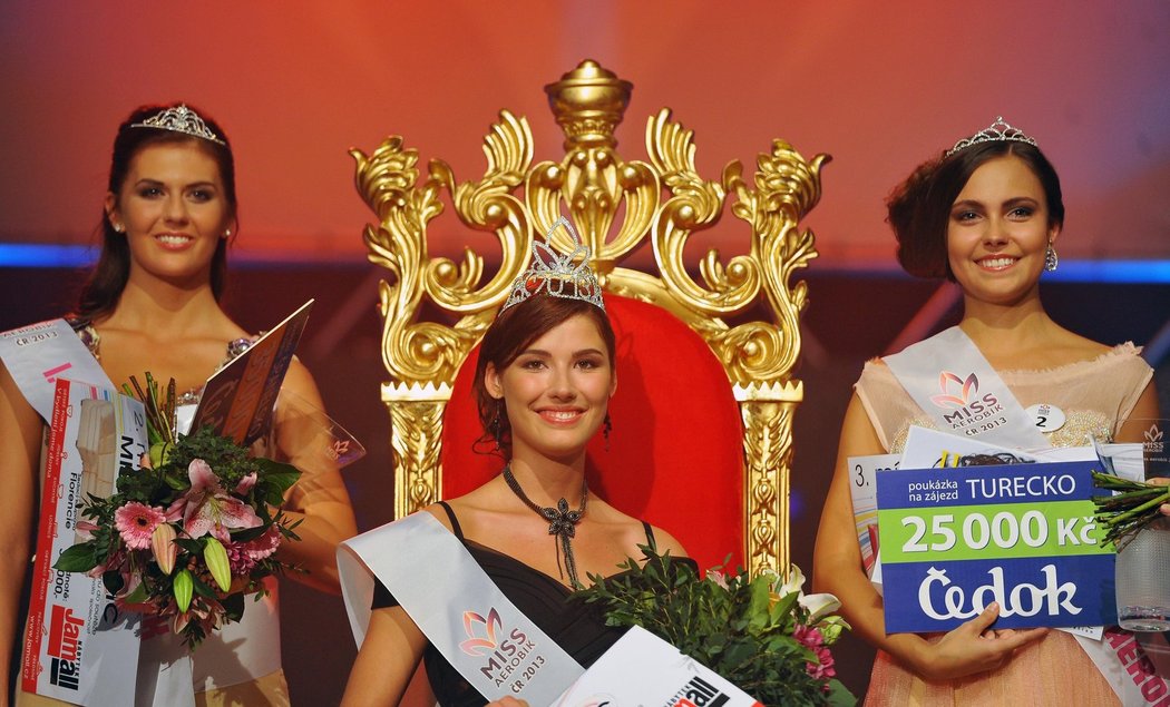 Miss Aerobik se stala Lenka Kociánová (uprostřed). Druhá skončila Nela Mandátová (vlevo), třetí místo obsadila Daniela Králová