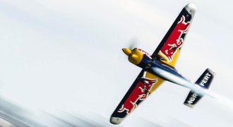 Skvělý Šonka! Letec zkompletoval zlatý hattrick a vede sérii Air Race