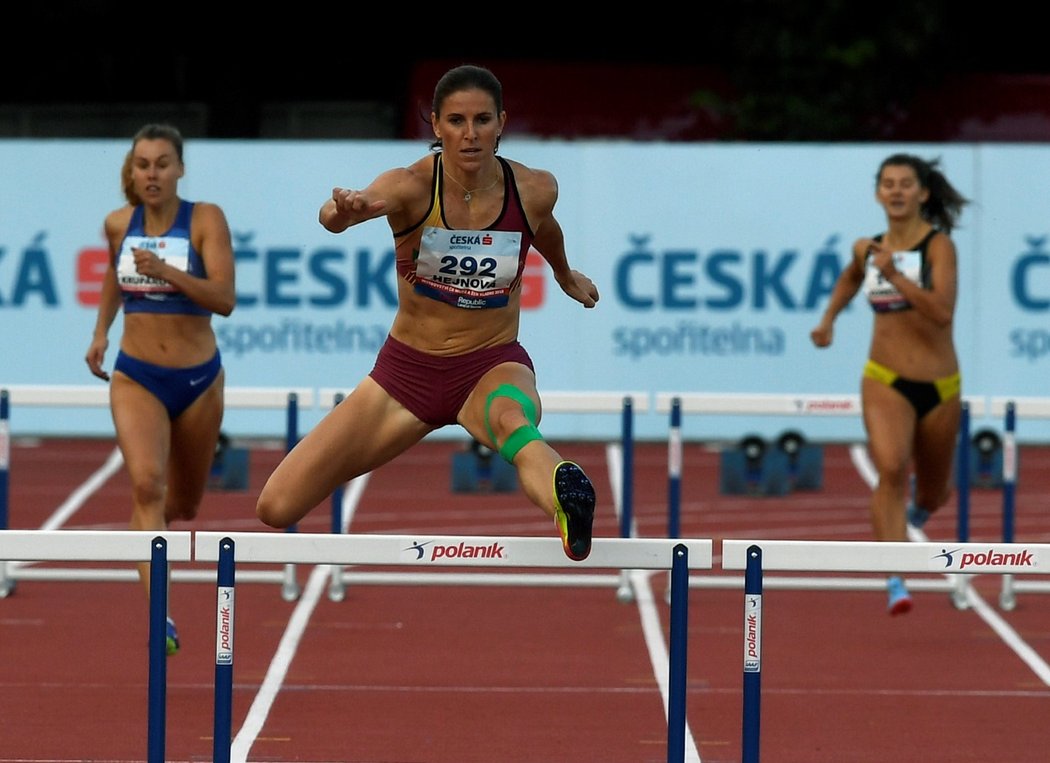 Zuzana Hejnová bez větších obtíží postoupila z rozběhu na 400 metrů překážek