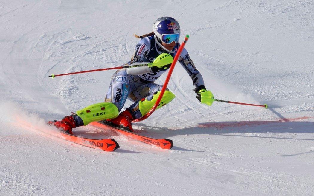 Ester Ledecká během slalomu v rámci kombinace na MS