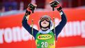 Mikaela Shiffrinová se raduje po příjezdu do cíle obřího slalomu v Söldenu