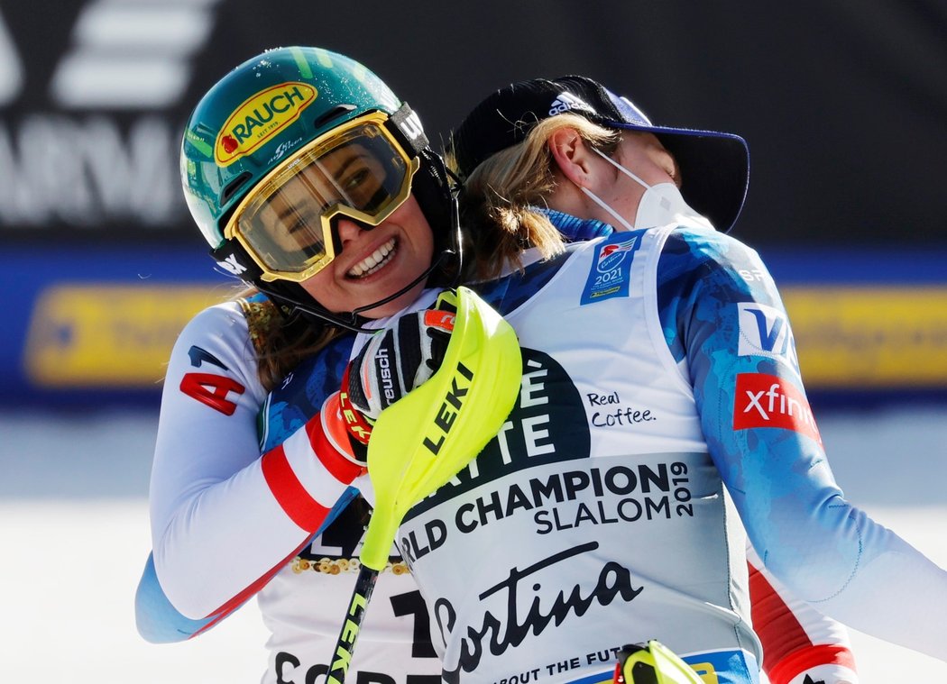Katharina Liensbergerová je mistryní světa ve slalomu.