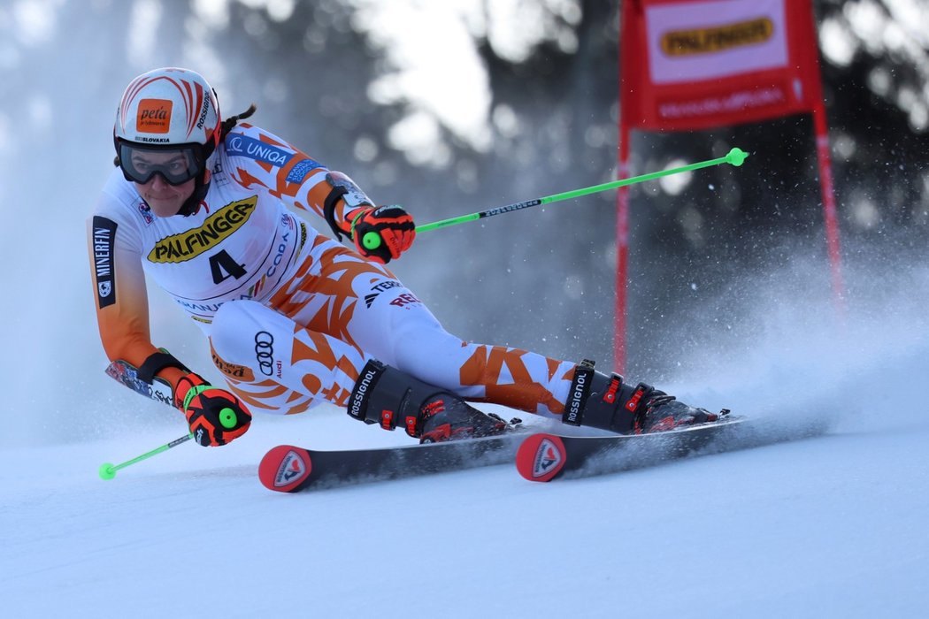 Slovenská lyžařka Petra Vlhová během obřího slalomu v Kranjské Goře