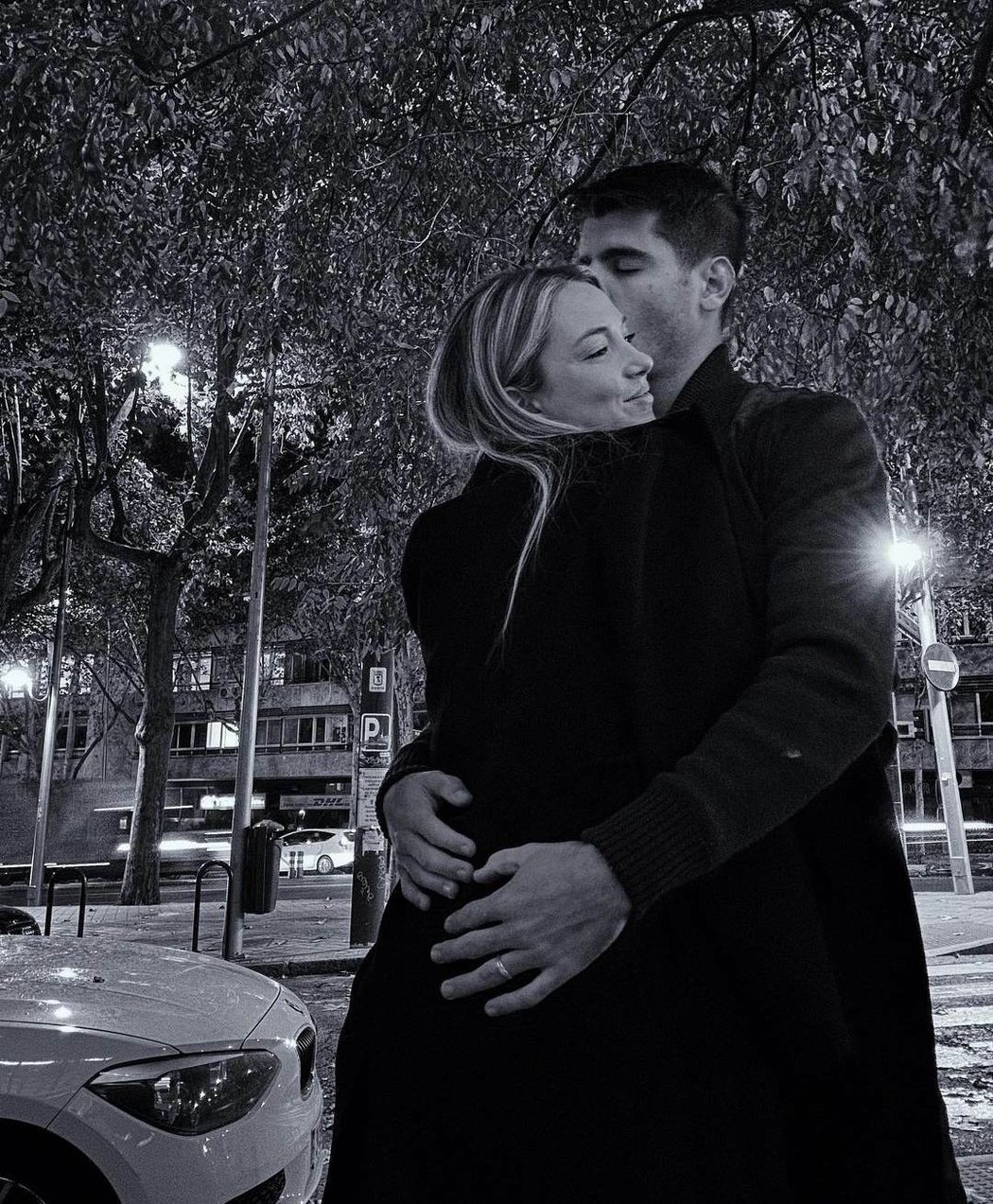 Fotbalista Atlética Madrid a španělský reprezentant Álvaro Morata prožil společně s manželkou během jejího porodu chvíle hrůzy