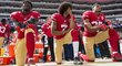 Proslavil se protestem, když klečel u hymny USA. Teď je Kaepernick bez smlouvy