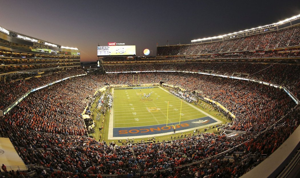 Na Levi&#39;s Stadium v San Francisku nebylo během Super Bowlu jediné volné místečko