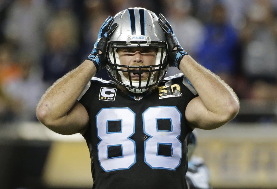 Co se to stalo? Greg Olsen se drží za hlavu, Carolina nedostála roli favorita a Super Bowl s Denverem prohrála