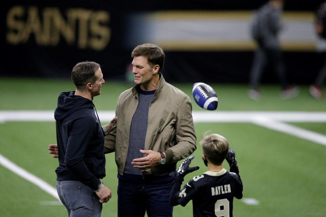 Drew Brees a Tom Brady spolu prohodili několik slov po zápase play off mezi New Orleans Saint a Tampou Bay Buccaneers