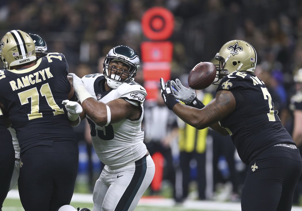 Eagles v New Orleans soupeře nejdřív šokovali dvěma rychlými touchdowny, pak jim Saints zápas vytrhli z rukou.