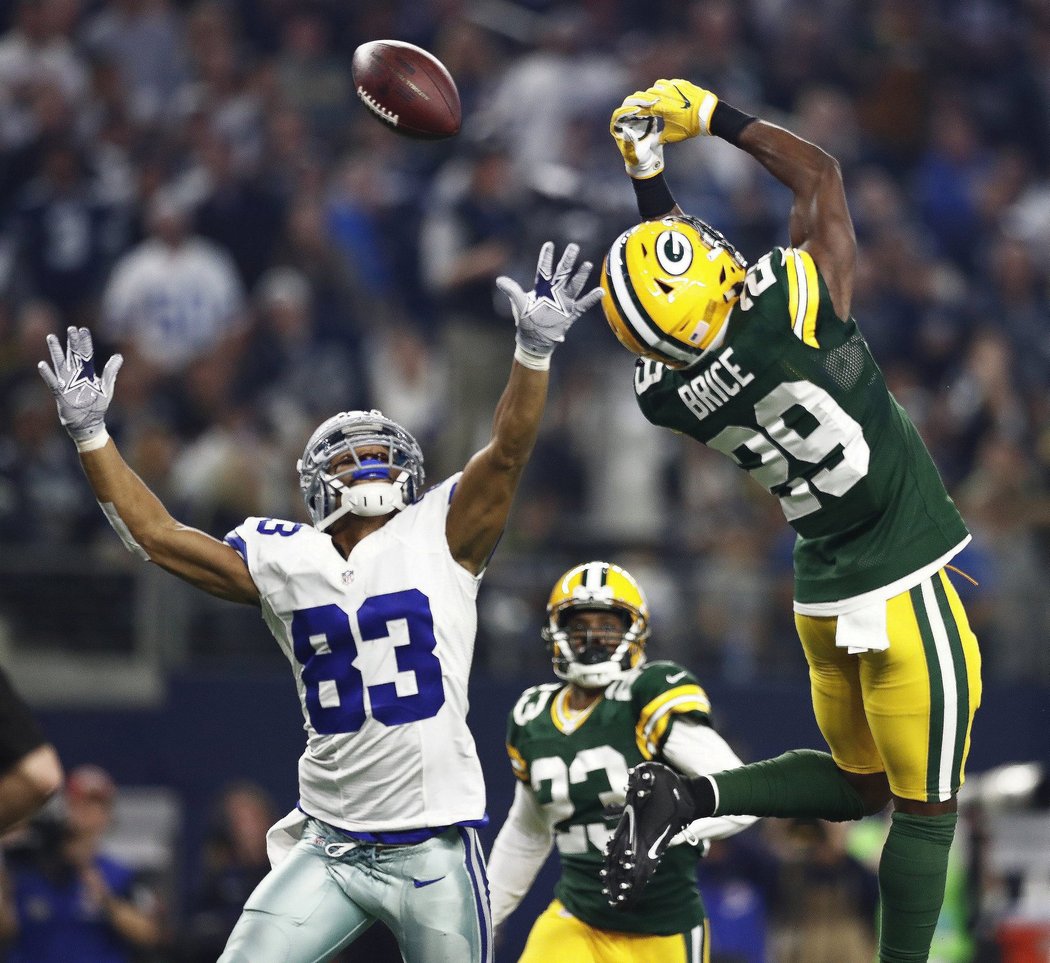 Kentrell Brice brání Terrence Williamse ve vypjatém utkání Packers proti Cowboys