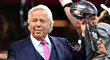 Majitel posledního vítěze Super Bowlu New England Patriots Robert Kraft