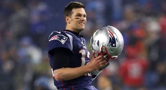 Konec slavné éry. Legendární Brady se po 20 letech rozloučil s Patriots