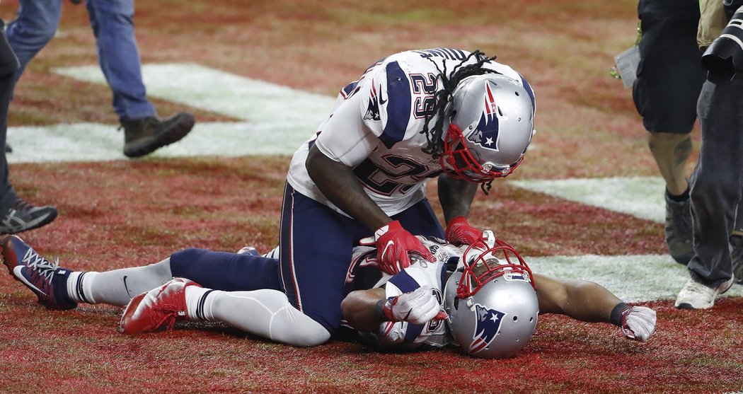 Historický obrat v poslední čtvrtině přinesl New England Patriots pátý titul v zámořské lize amerického fotbalu NFL