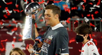 Tampa ovládla Super Bowl, Kansas porazila 31:9. Brady slaví posedmé