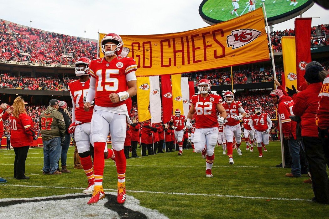 Kansas City Chiefs Patricka Mahomese mají v prvním kole play off NFL volno.