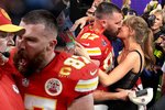 Kelceho Super Bowl: Vítězný polibek s Taylor Swift, ale i hádka s trenérem