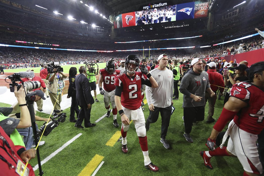 Matt Ryan mohl být s průběhem prvního poločasu Super Bowlu spokojen, Atlanta vedla 21:3