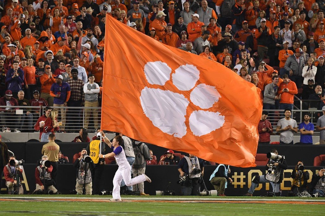 Univerzitní soutěže jsou v Americe velmi populární, nejinak tomu je u amerického fotbalu a týmu Clemson Tigers