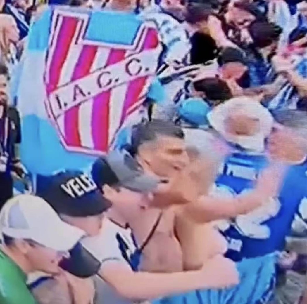 Nadšená fanynka Argentiny Noe ukázala víc, než jen čirou radost z titulu