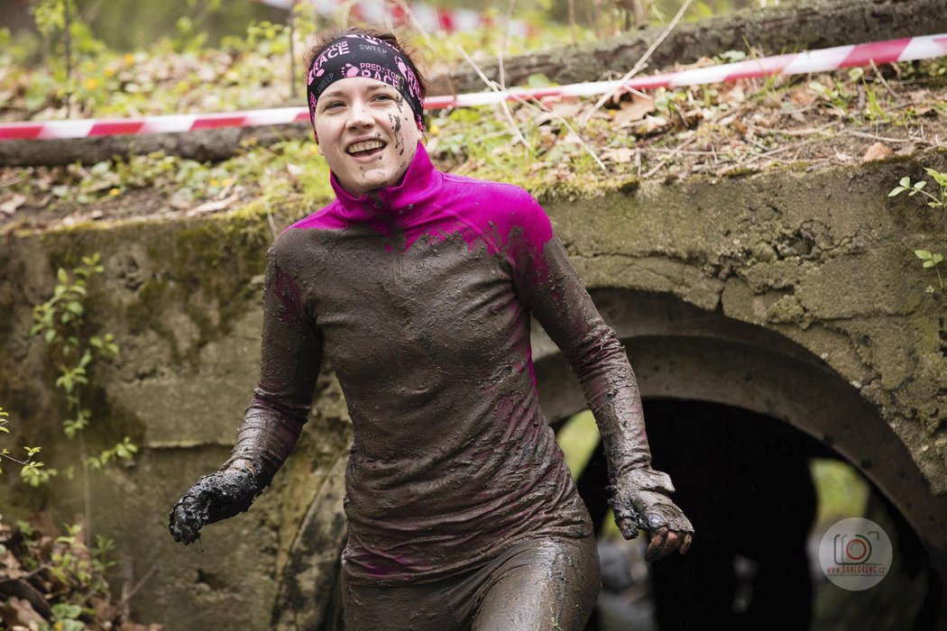 Extrémní překážkový závod ARMY RUN si zaběhla i redaktorka iSport.cz Tereza Janovská