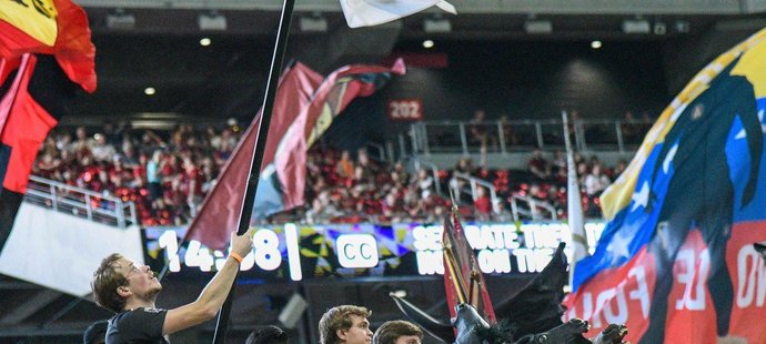 Duel Atlanty s Los Angeles Galaxy (3:0) sledovalo 72.548 diváků, přestože v sestavě hostů kvůli disciplinárnímu trestu chyběl hvězdný švédský kanonýr Zlatan Ibrahimovic.