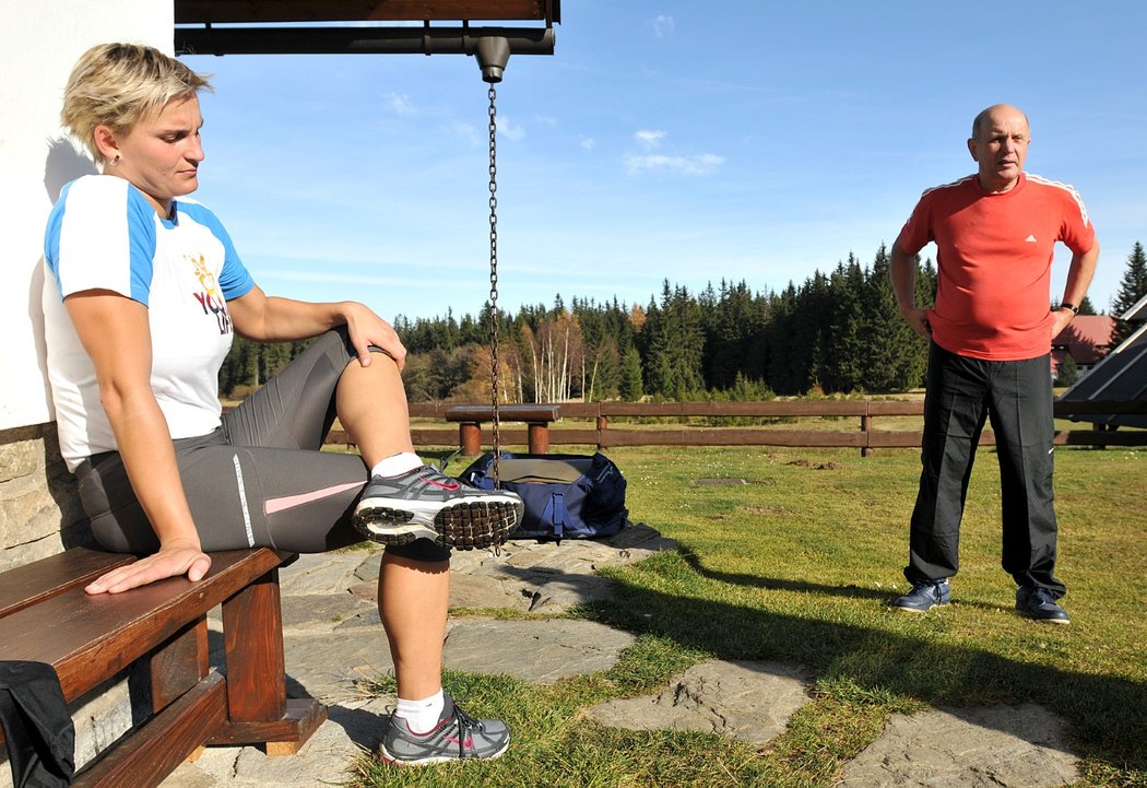 Osudový trenér a jeho svěřenkyně: Barbora Špotáková s Rudolfem Černým v roce 2008