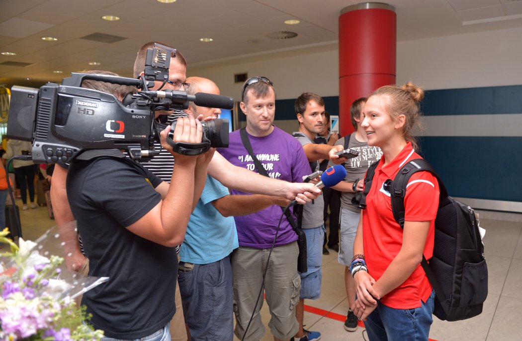 Dorostenecká mistryně světa Barbora Malíková v zajetí novinářů