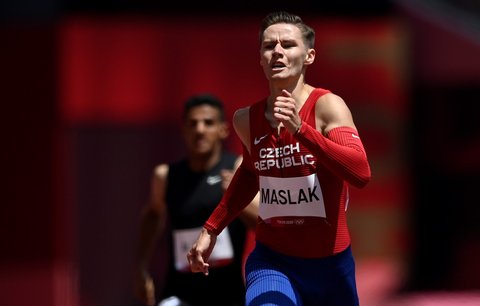 Pavel Maslák během rozběhu na 400 metrů na LOH v Tokiu