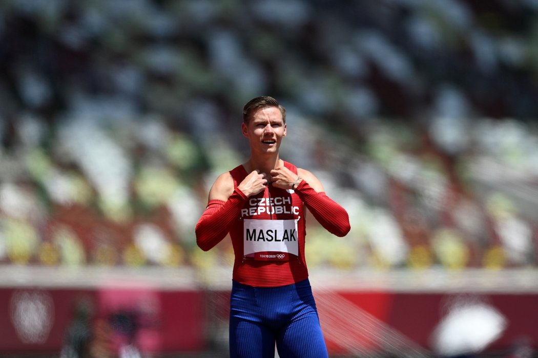 Pavel Maslák během rozběhu na 400 metrů na LOH v Tokiu