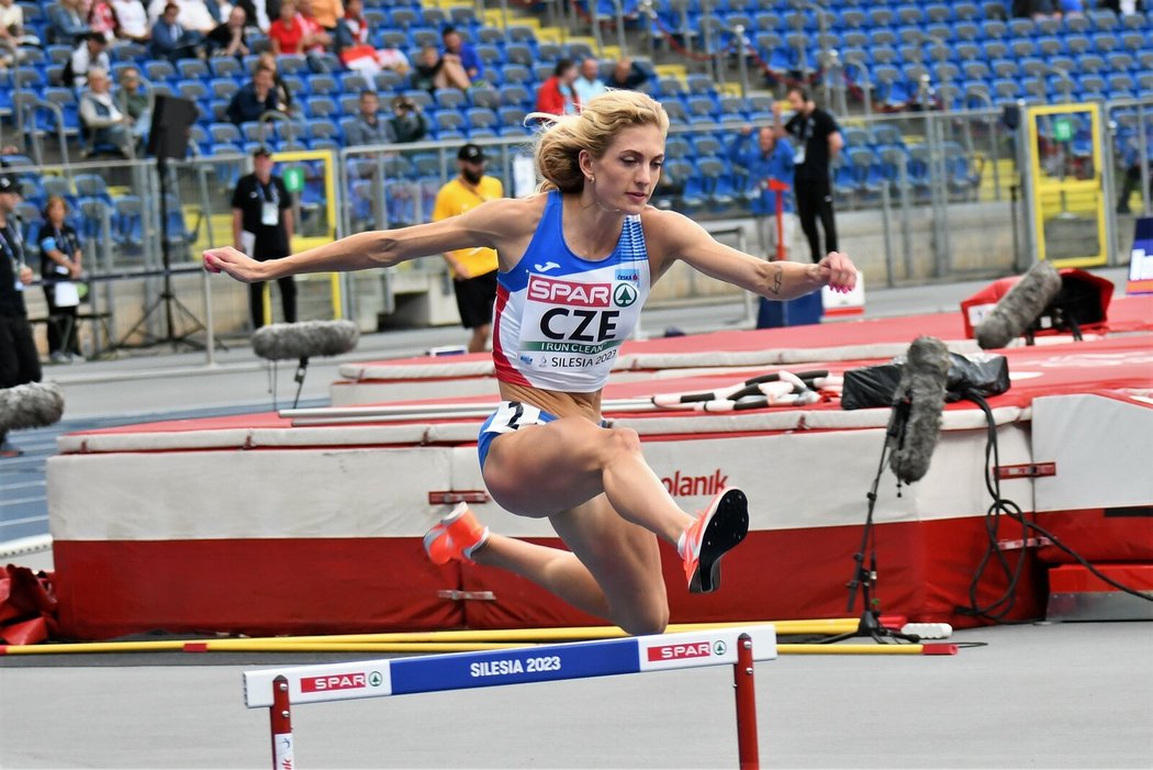 Češka Nikoleta Jíchová běží na Evropských hrách v Polsku