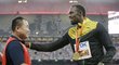 Usaine, odpusť! Novinář daroval Boltovi za svůj „útok“ náramek