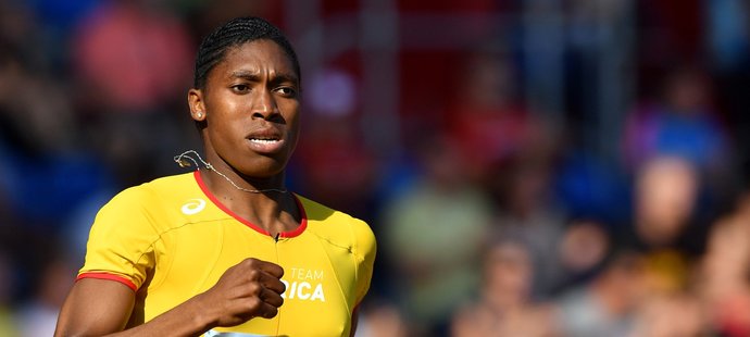 Půlařka Caster Semenyaová stále cílí na nejstarší atletický rekord, který drží Jarmila Kratochvílová